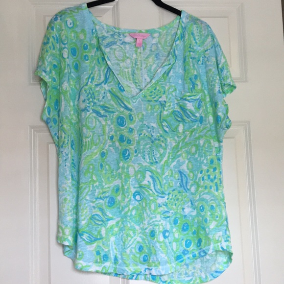 Lilly Pulitzer Tops - Lilly Pulitzer t-shirt size large